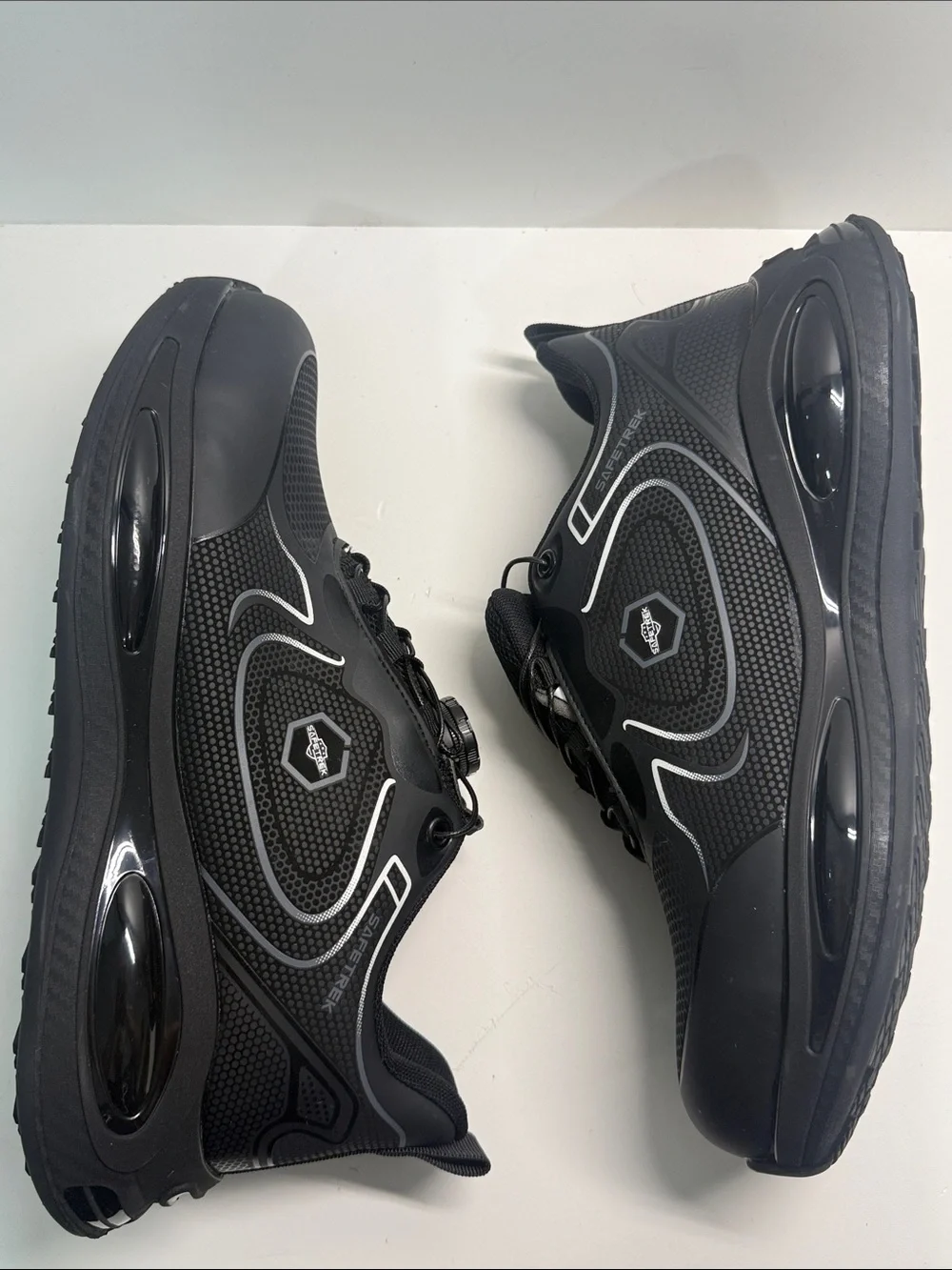 SAFETREK reinforced-toe work shoes.Size 44 It's like a size 11.
